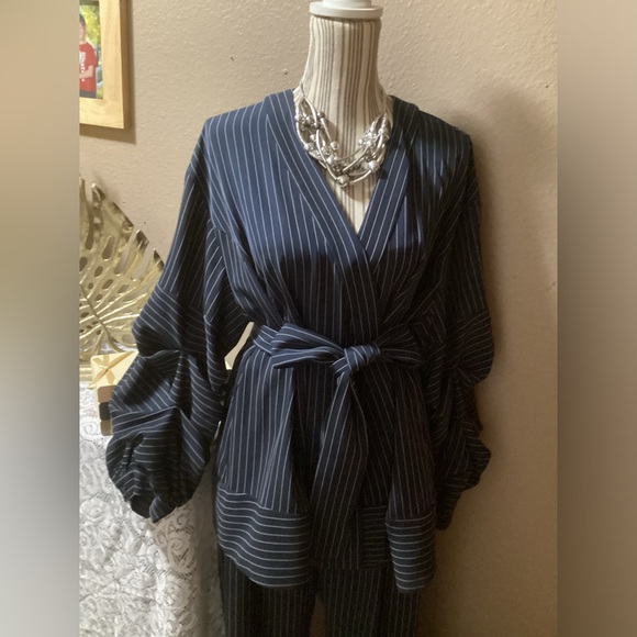 ELOQUII SUIT 2 pieces Navy/White Pinstripe - Picture 3 of 16